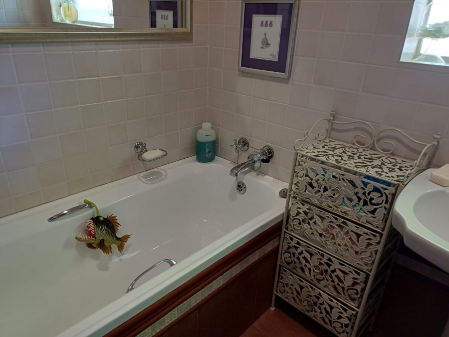 4 Bedroom Property for Sale in Lime Acres Northern Cape